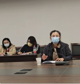 教务处在第一会议室召开了优秀教案评选