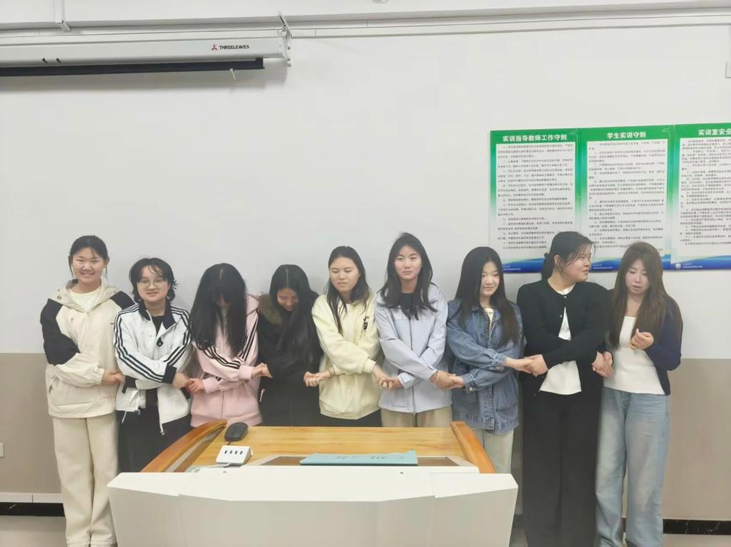 共同书写了一场关于自我关爱与心灵成长