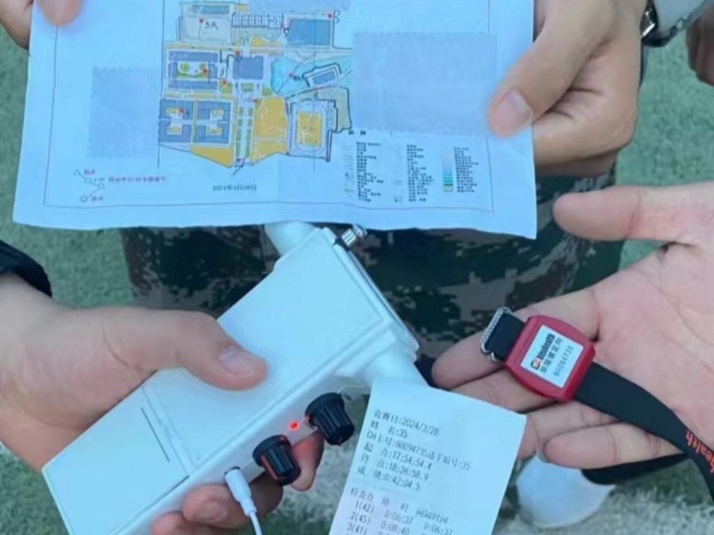 只有测向机是运动员的忠实伙伴