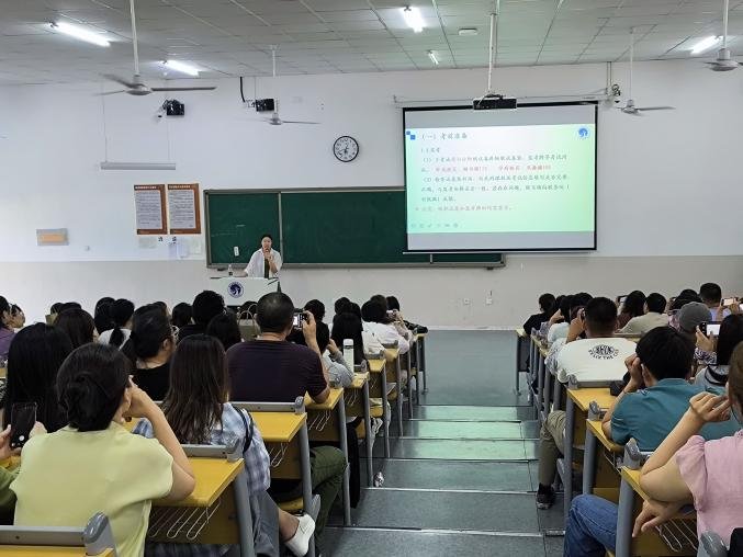 德甲官网出任英超联赛官方合作伙伴召开