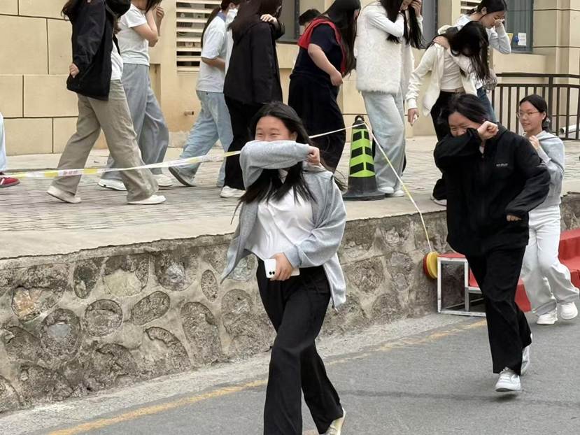 筑牢校园安全防线