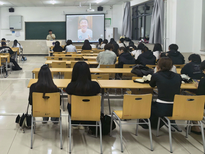 引导同学们以积极饱满的状态投入备考与
