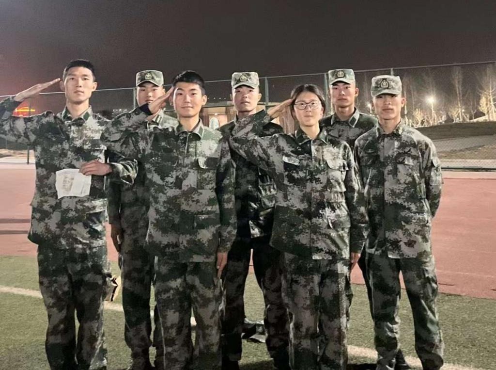 参赛小组手持无线电测向机