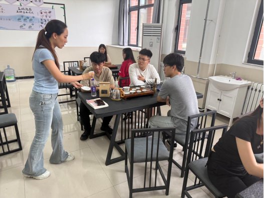 我院教师…