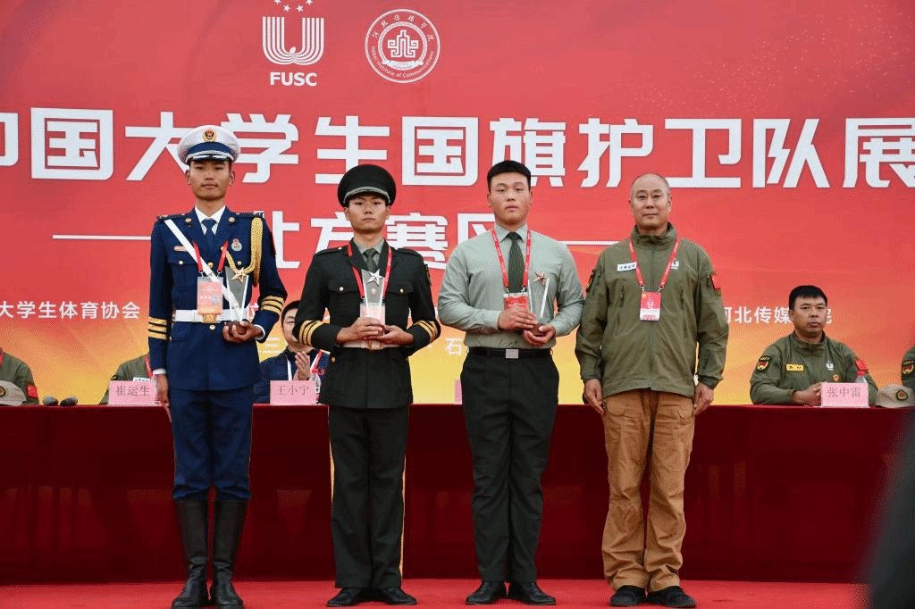 教练员高亚芝老师带领参赛队员积极备赛